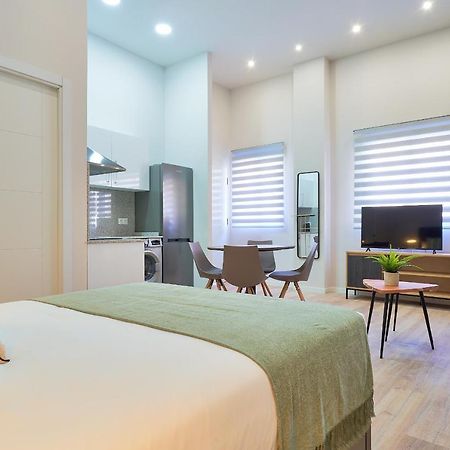 Del Parque Flats Estudio Capuchinos Malaga Luaran gambar