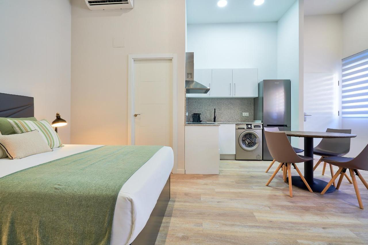 Del Parque Flats Estudio Capuchinos Malaga Luaran gambar