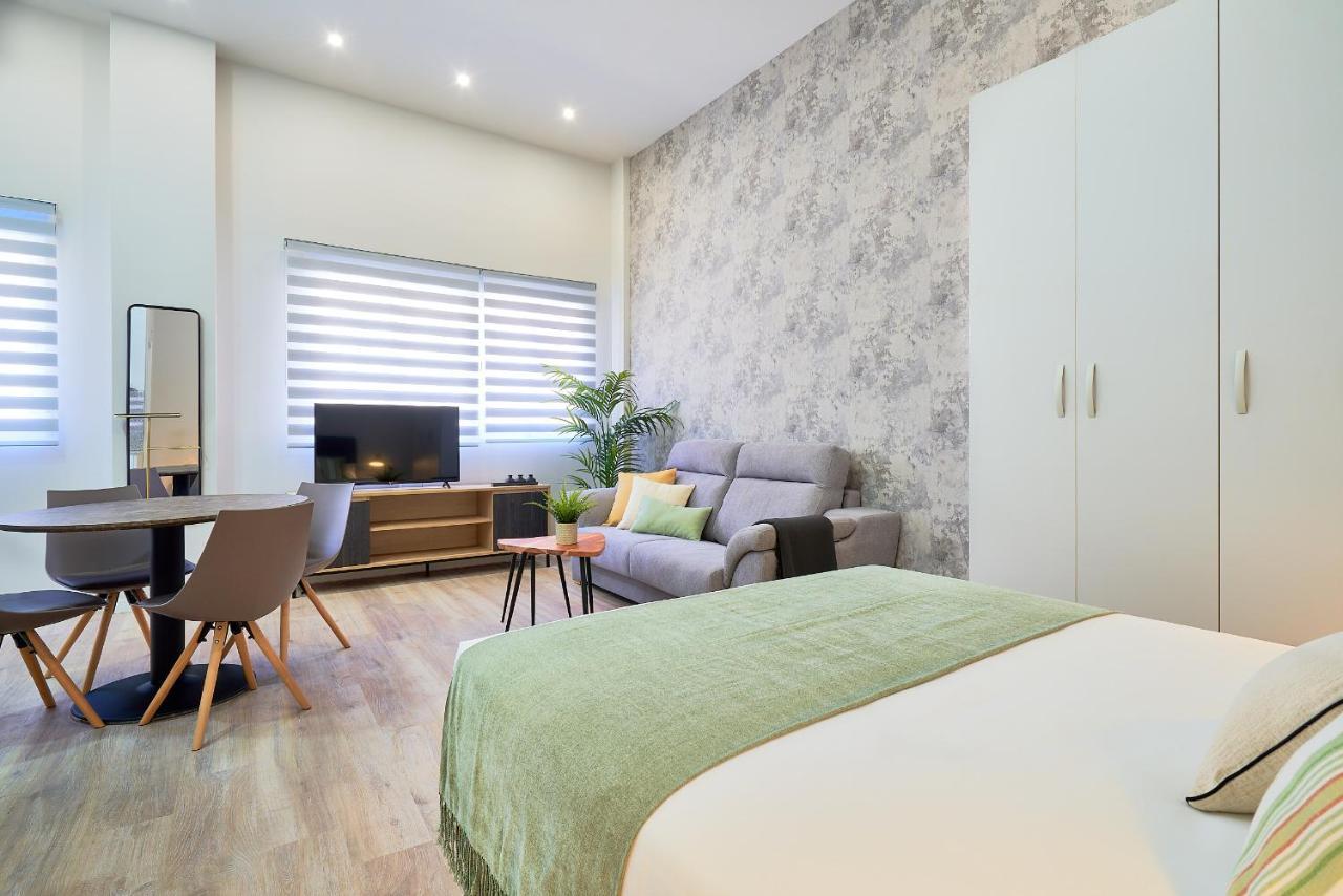 Del Parque Flats Estudio Capuchinos Malaga Luaran gambar